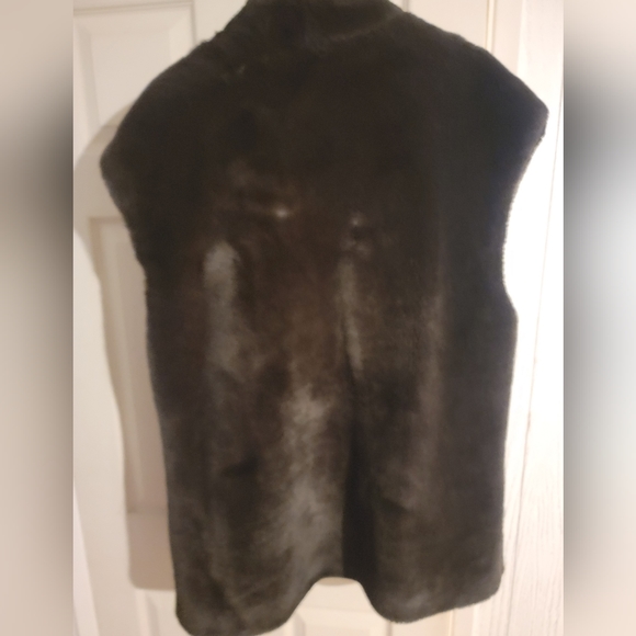 Long Faux Fur Vest - Picture 2 of 6